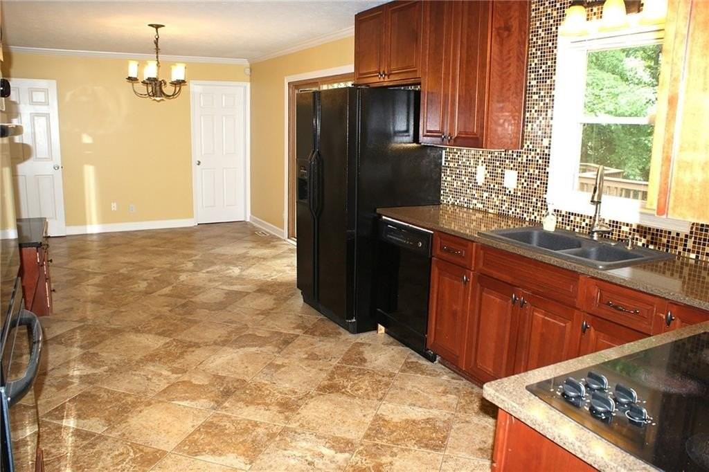 6725 Ridge Moore Dr - Photo 6 of 35