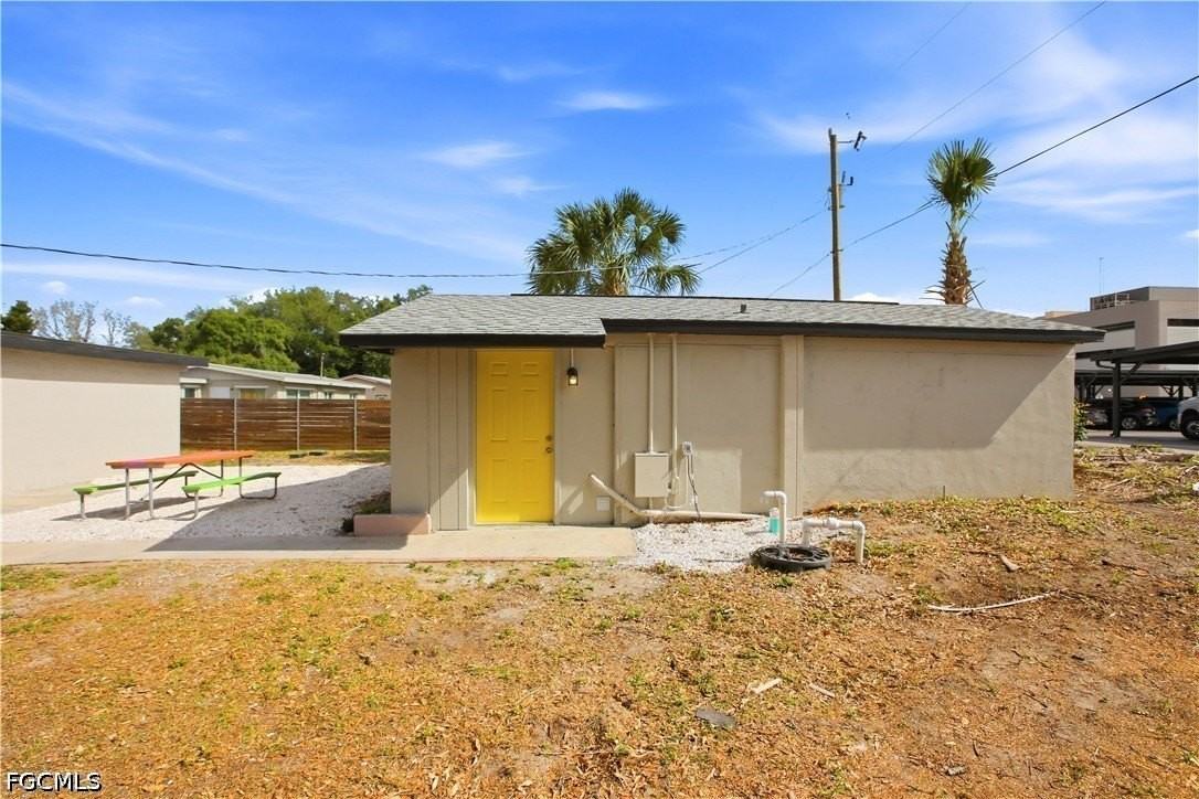 1640 Daniels Dr #B - Photo 3 of 15
