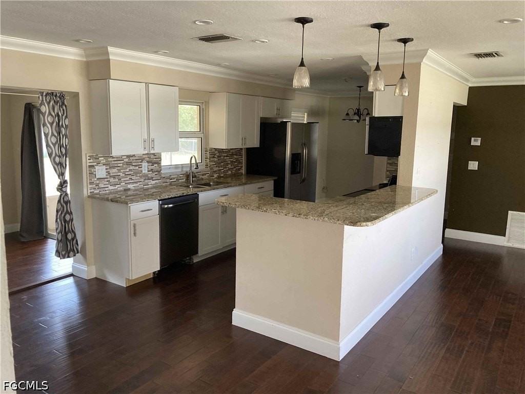 724 Sesame Ct - Photo 3 of 15