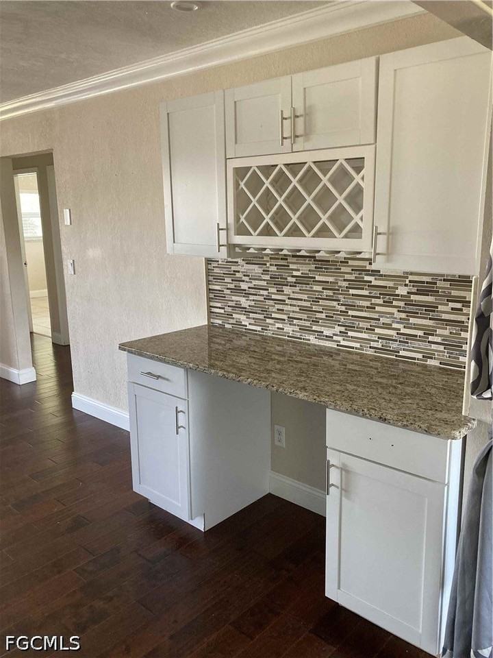 724 Sesame Ct - Photo 4 of 15