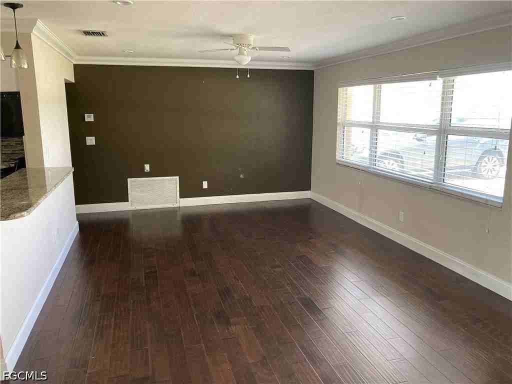 724 Sesame Ct - Photo 5 of 15