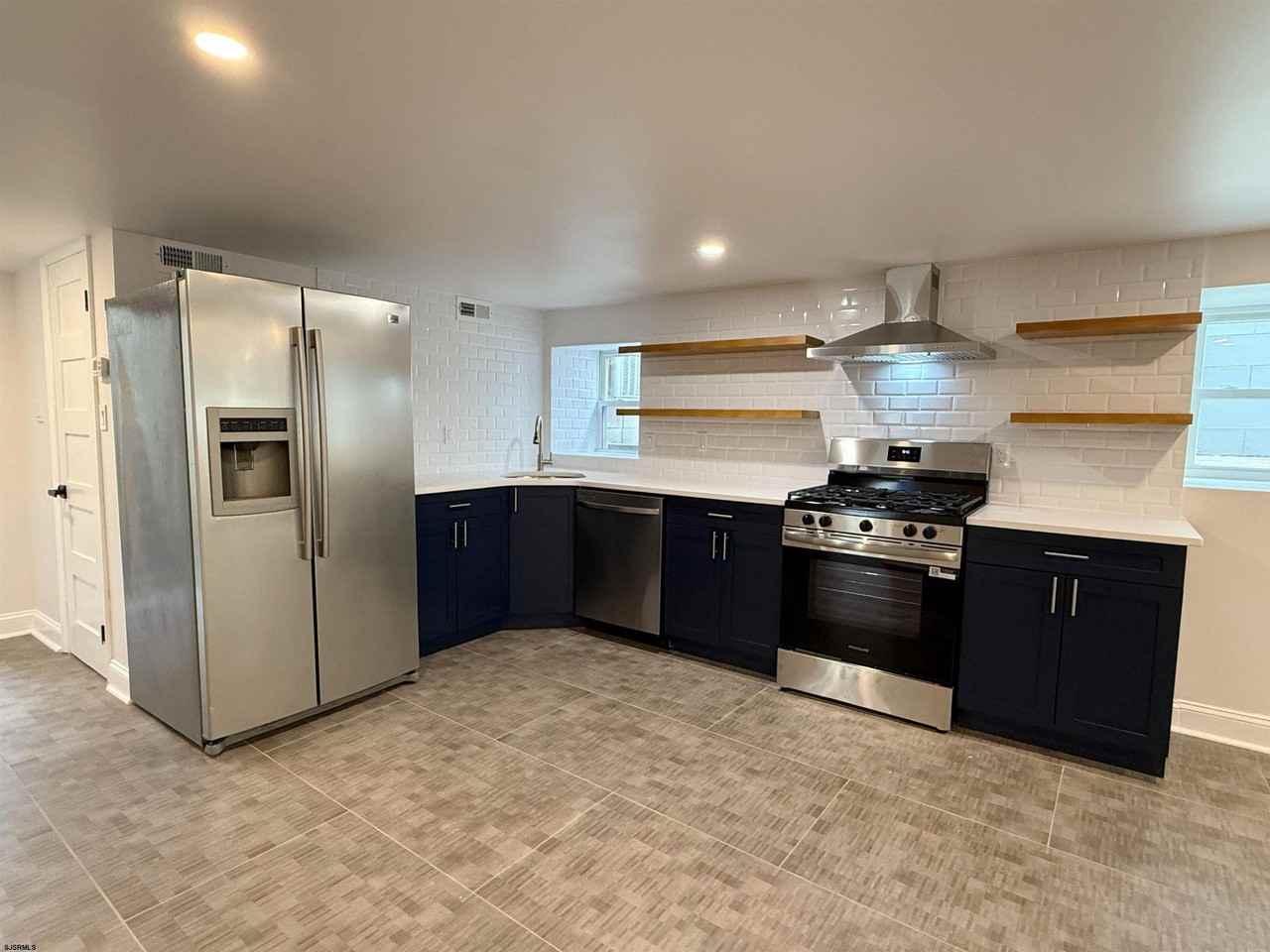 102 S Raleigh Ave - Photo 4 of 18
