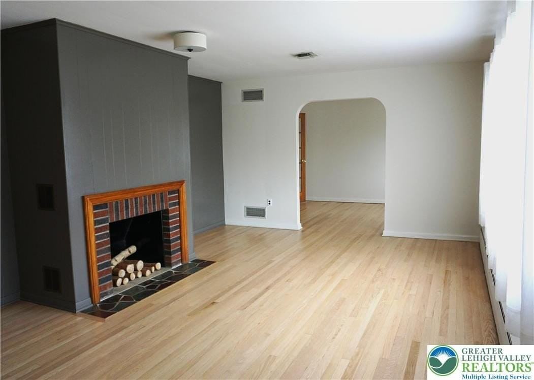 1718 Calypso Ave - Photo 4 of 32