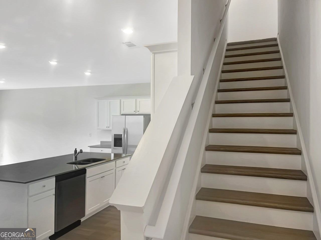 109 Milledge Commons Dr - Photo 4 of 6