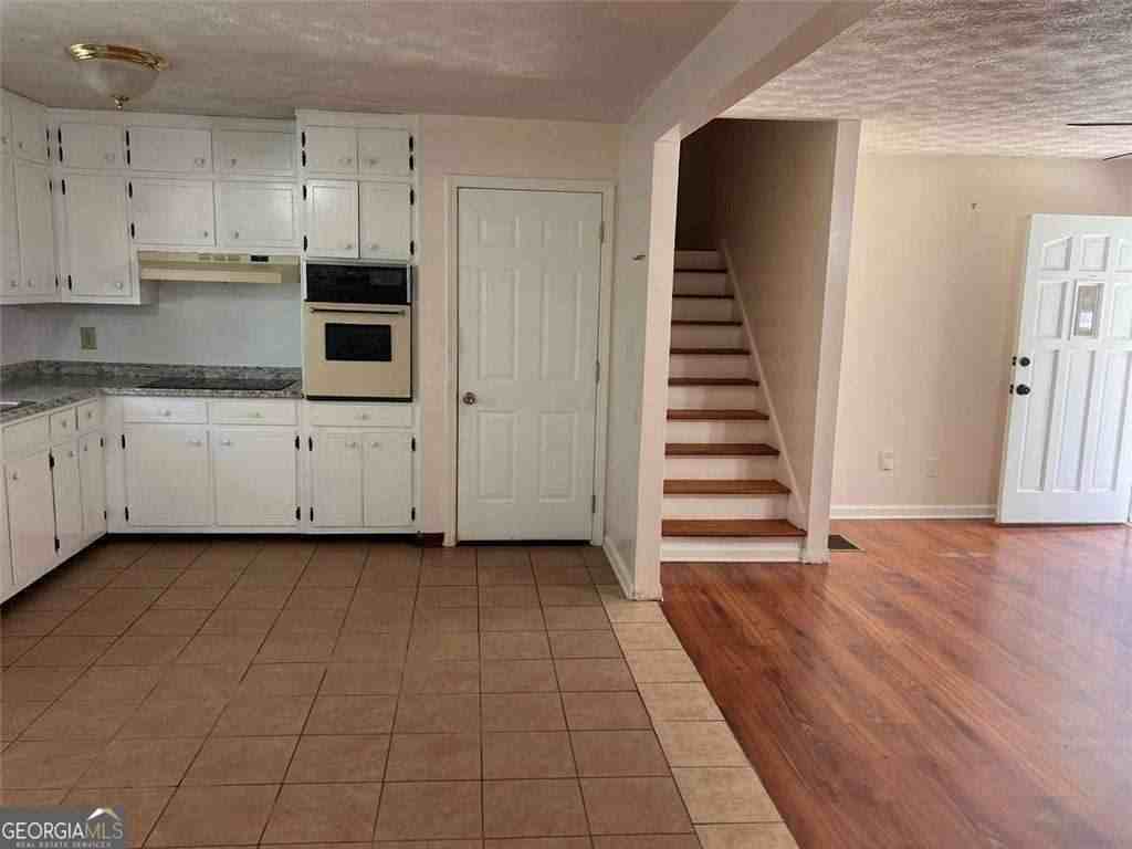 2768 Majestic Cir - Photo 4 of 9