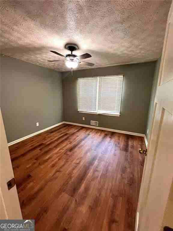 2768 Majestic Cir - Photo 7 of 9