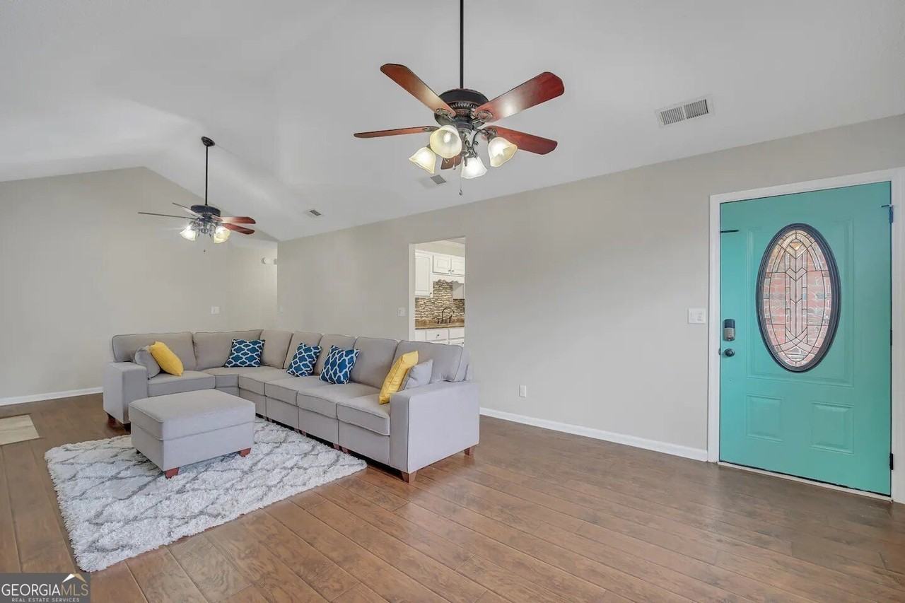 1474 Ben Gay Way - Photo 2 of 7