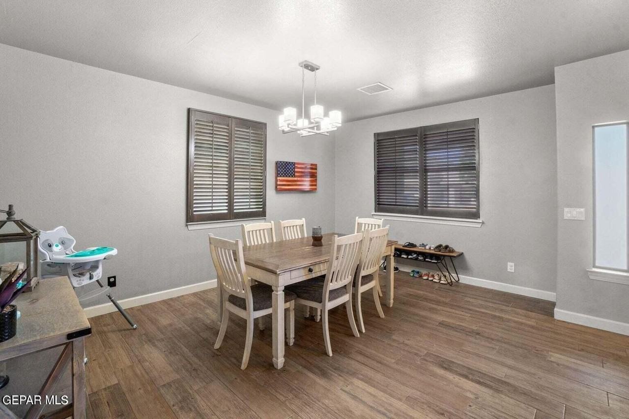 11032 Bullseye St - Photo 4 of 31