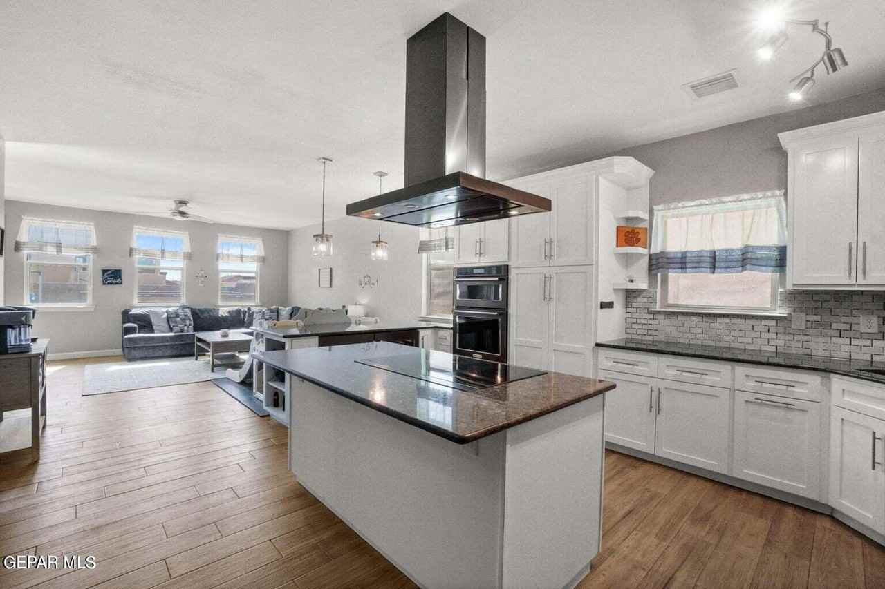 11032 Bullseye St - Photo 5 of 31