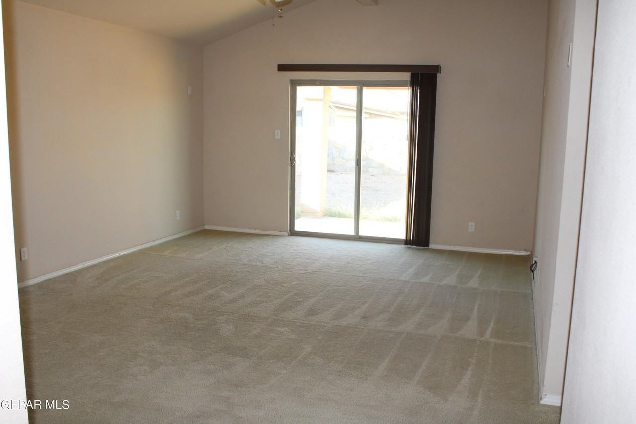 14561 Jesus Almeida - Photo 3 of 17