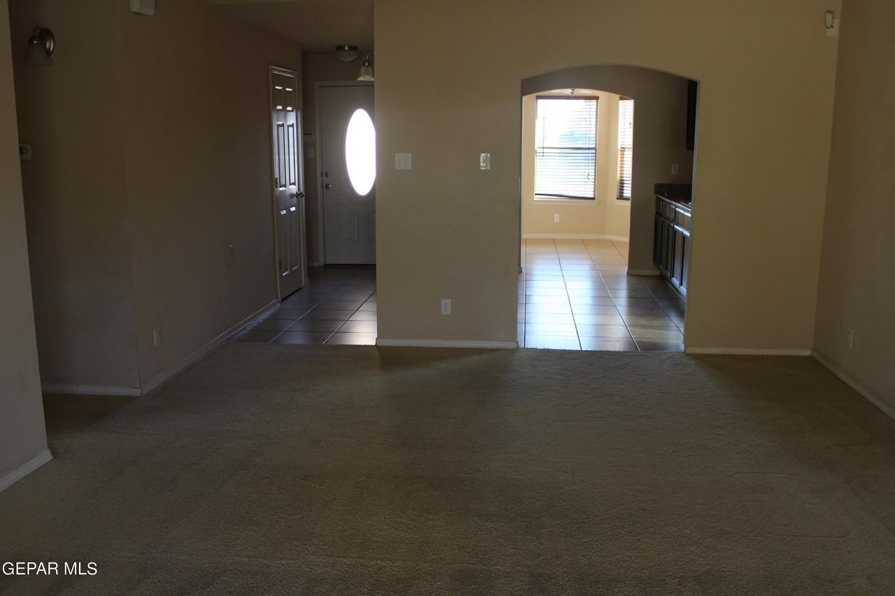 14561 Jesus Almeida - Photo 4 of 17