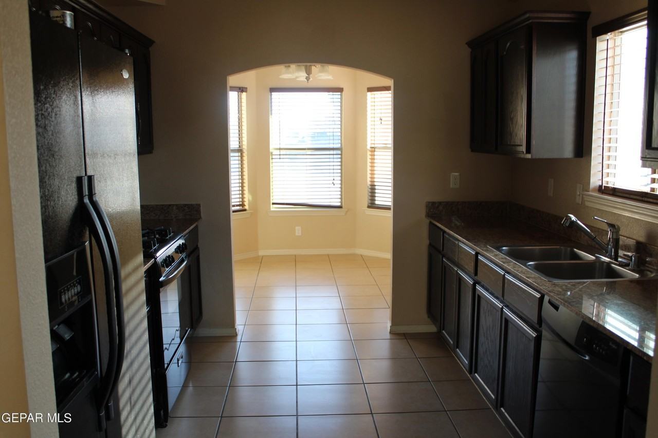 14561 Jesus Almeida - Photo 5 of 17