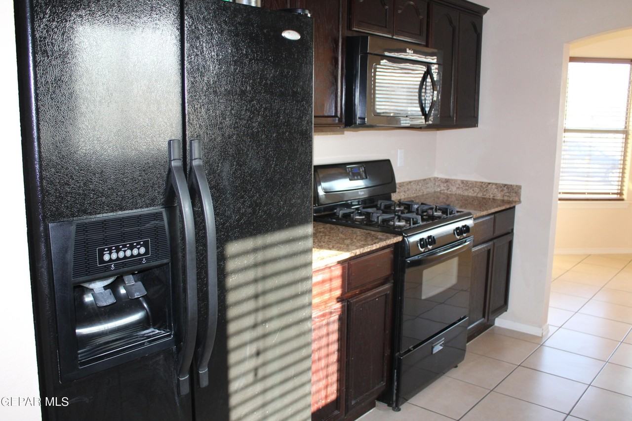 14561 Jesus Almeida - Photo 6 of 17