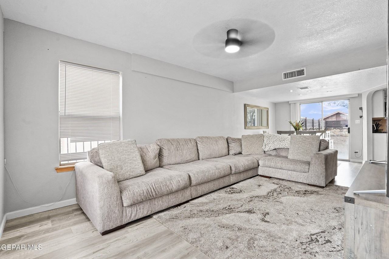 12109 Saint Jude Ave - Photo 6 of 30