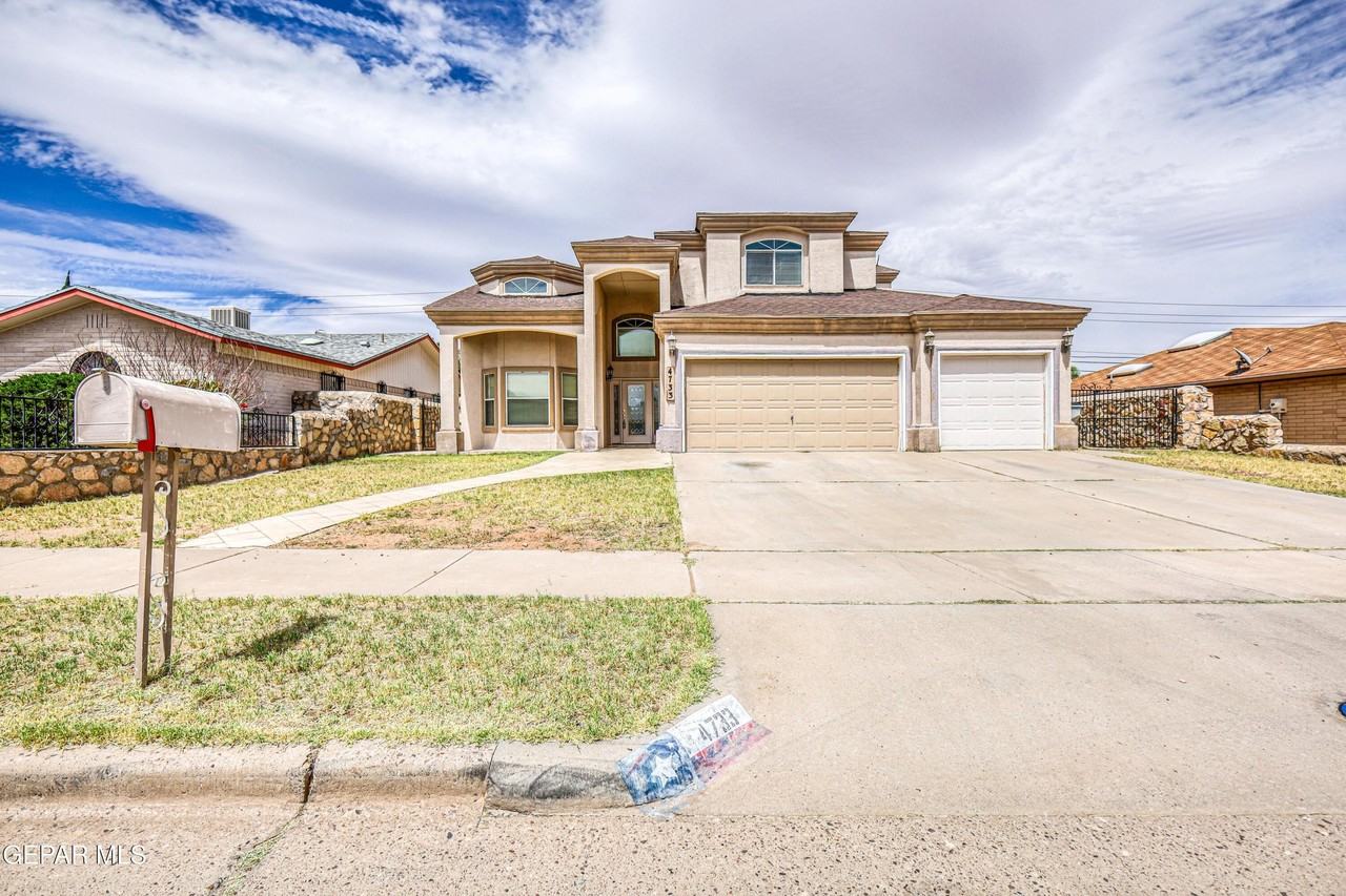 4733 R L Shoemaker Dr - Photo 2 of 50