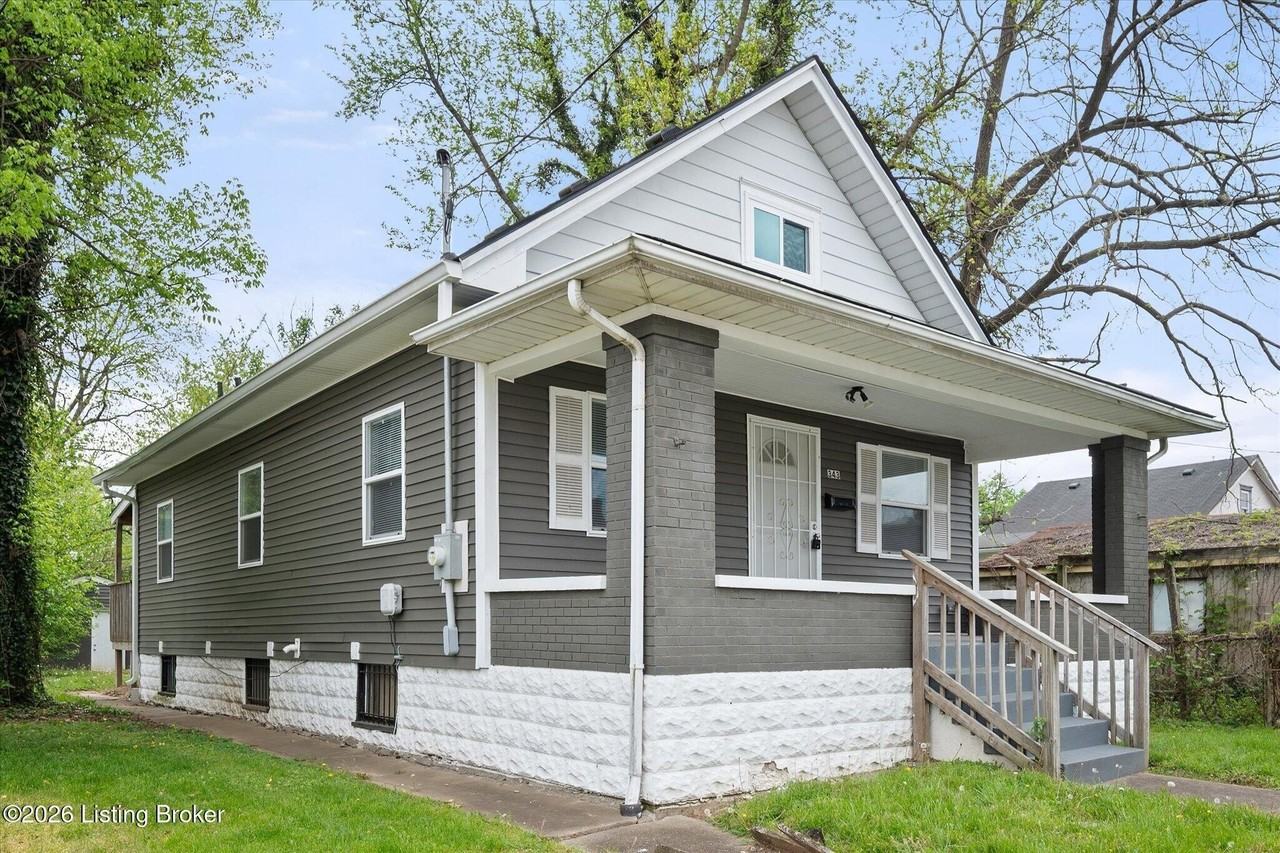 343 S 42nd St - Photo 4 of 31