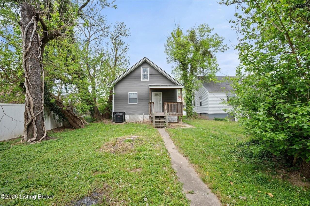 343 S 42nd St - Photo 5 of 31