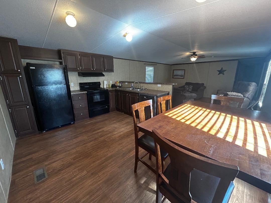 233 Storey Dr #1 - Photo 3 of 10