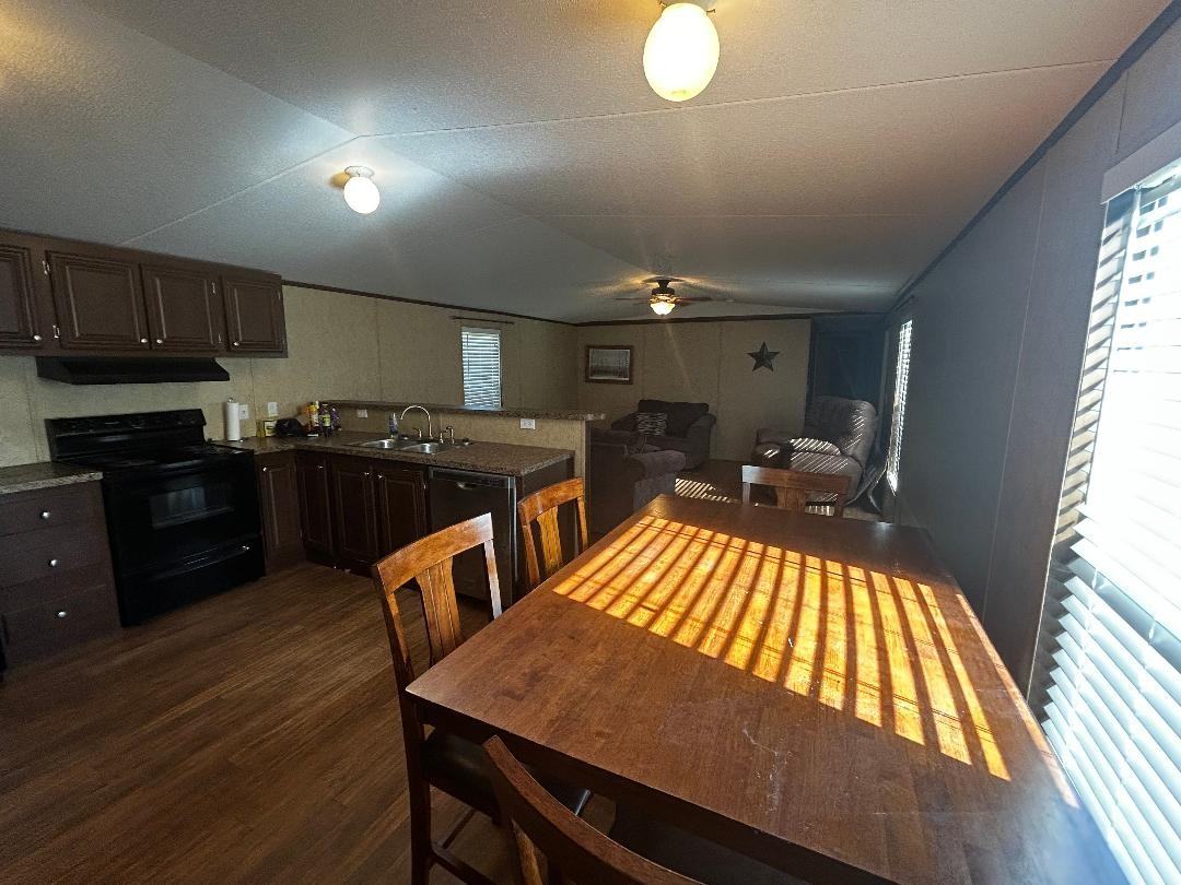 233 Storey Dr #1 - Photo 4 of 10