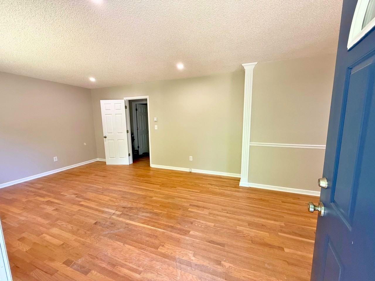 37 Carriage Dr #1 - Photo 5 of 18