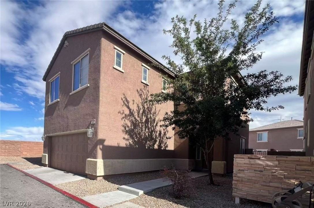 668 Forest Peak St - Photo 2 of 23