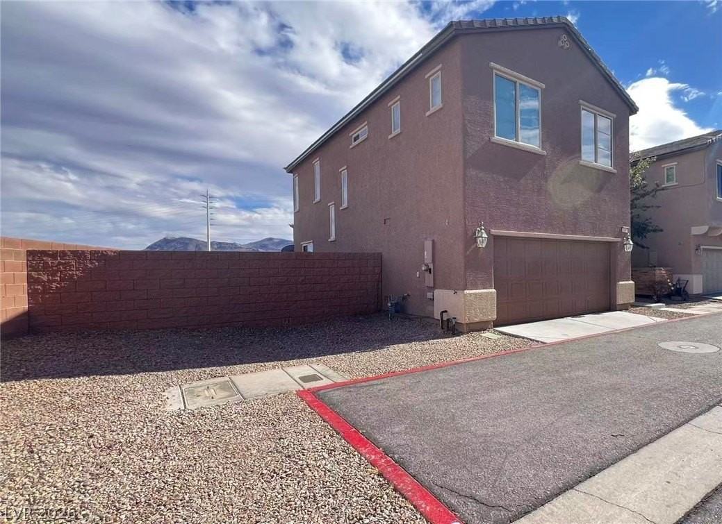 668 Forest Peak St - Photo 3 of 23