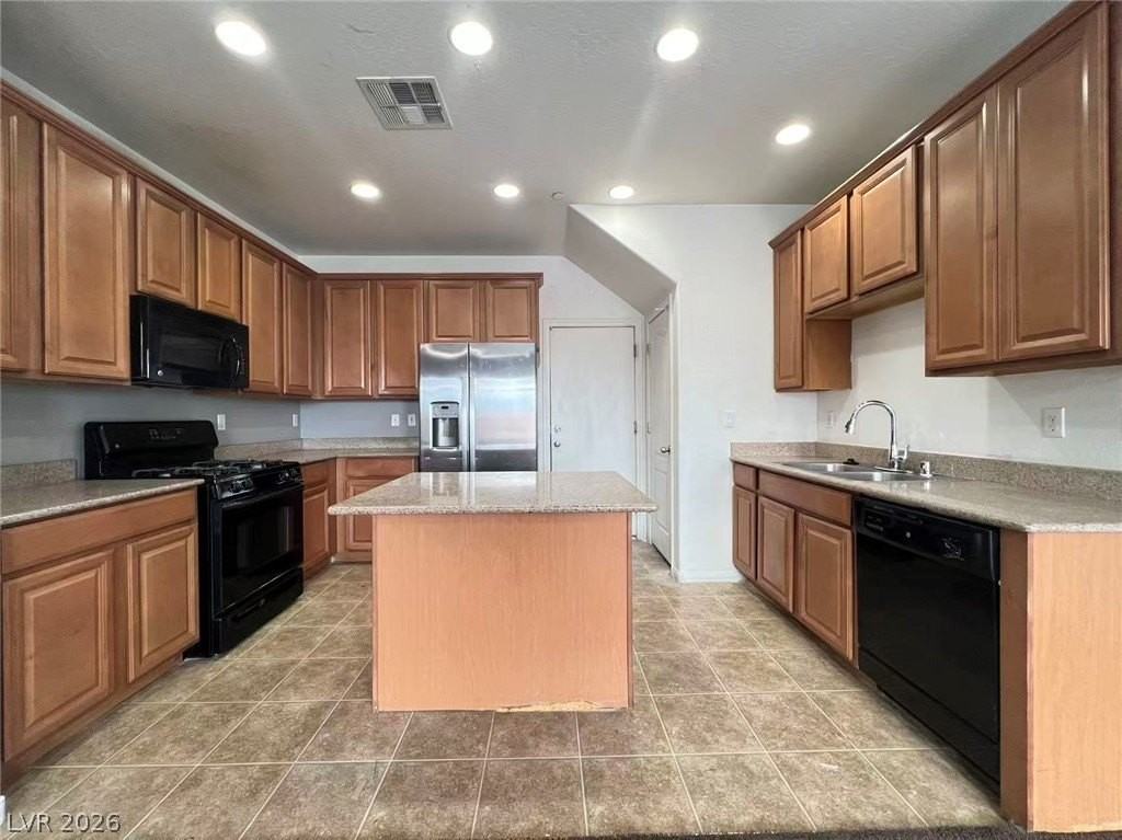 668 Forest Peak St - Photo 6 of 23