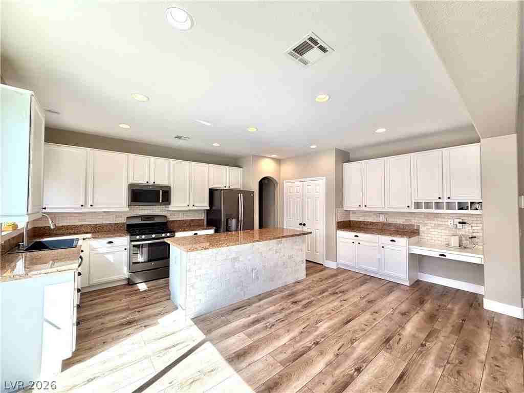 7919 Quiet Canyon St - Photo 7 of 30