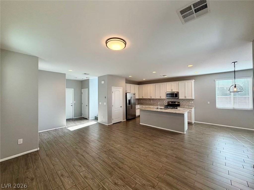 7750 Frenchmans Bay Ave - Photo 3 of 22