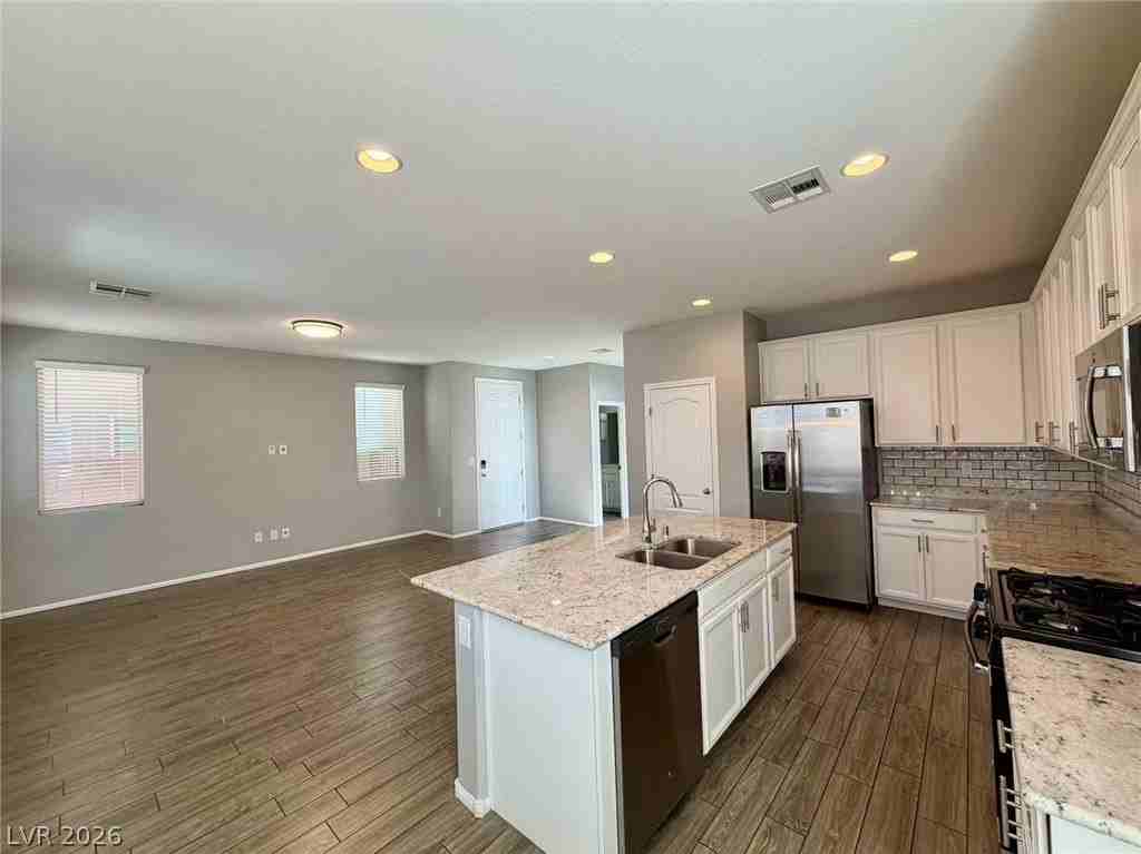 7750 Frenchmans Bay Ave - Photo 4 of 22