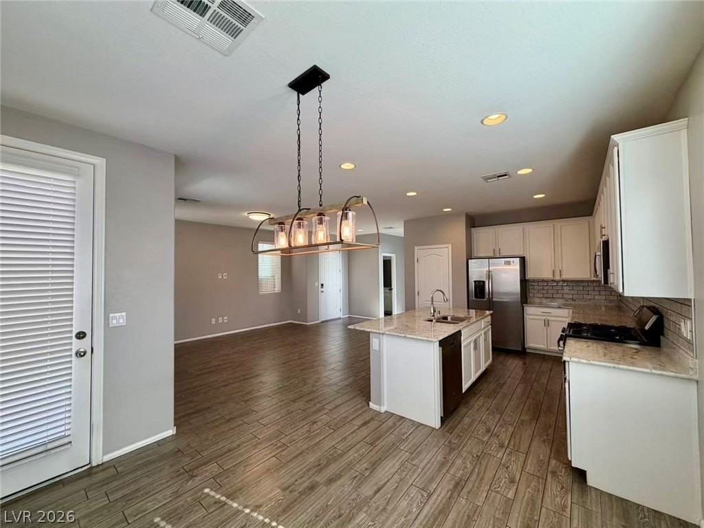 7750 Frenchmans Bay Ave - Photo 5 of 22