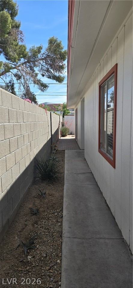 315 Arnold St - Photo 2 of 19