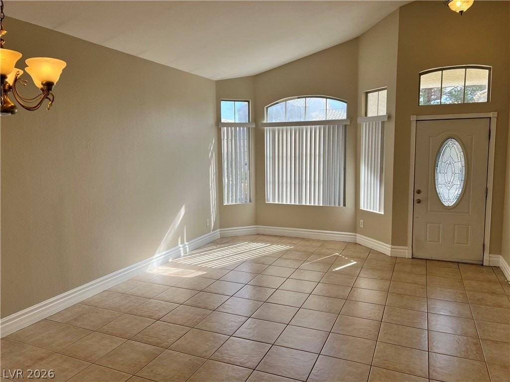 5705 Cliff Point Ct - Photo 4 of 15