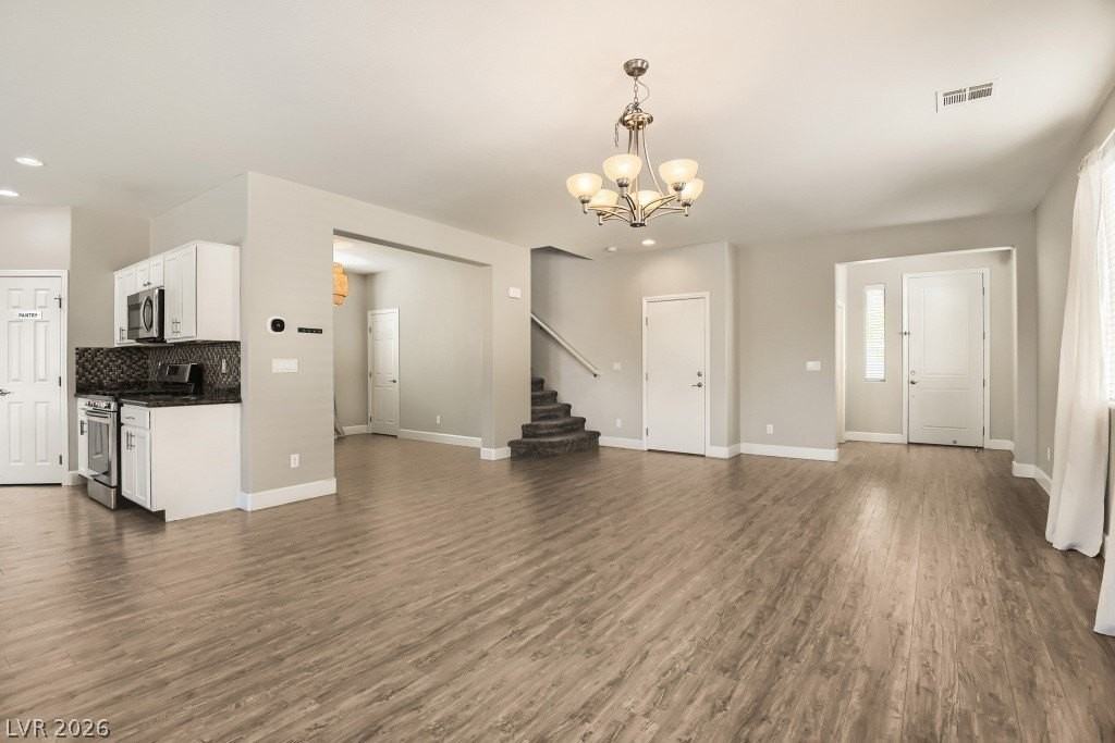 10356 Mystic Pine Rd - Photo 7 of 32