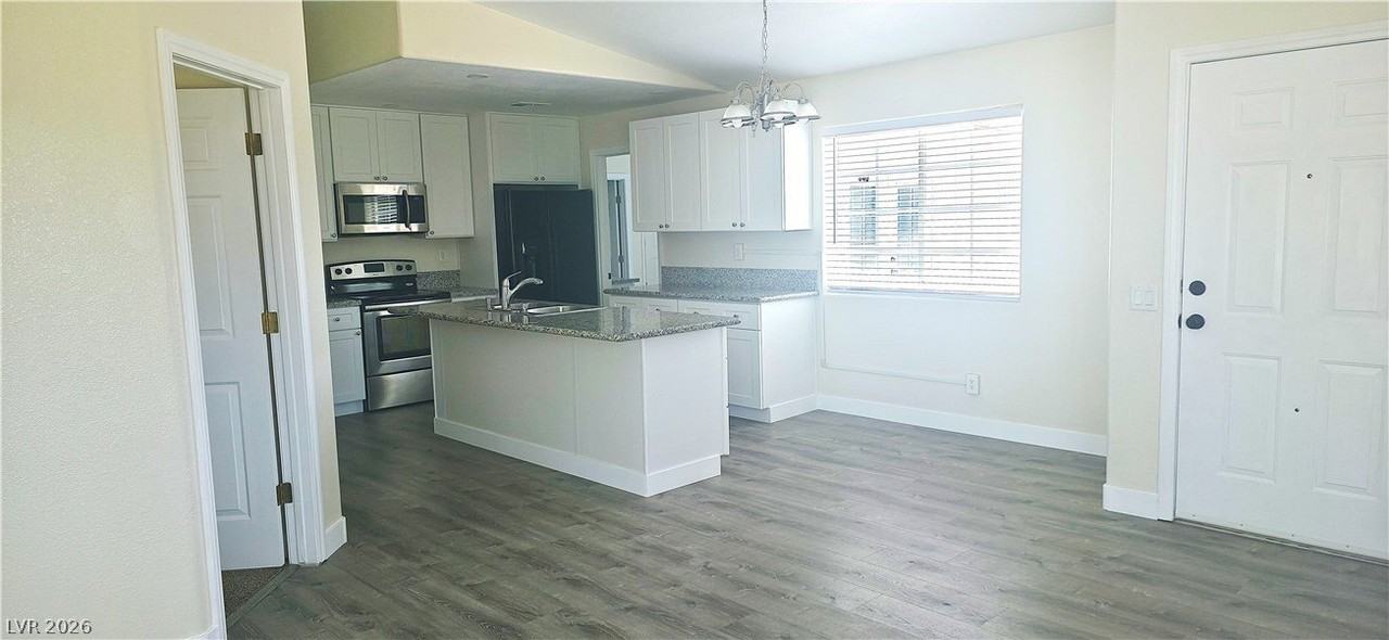 840 E Elderberry St #840 - Photo 3 of 20