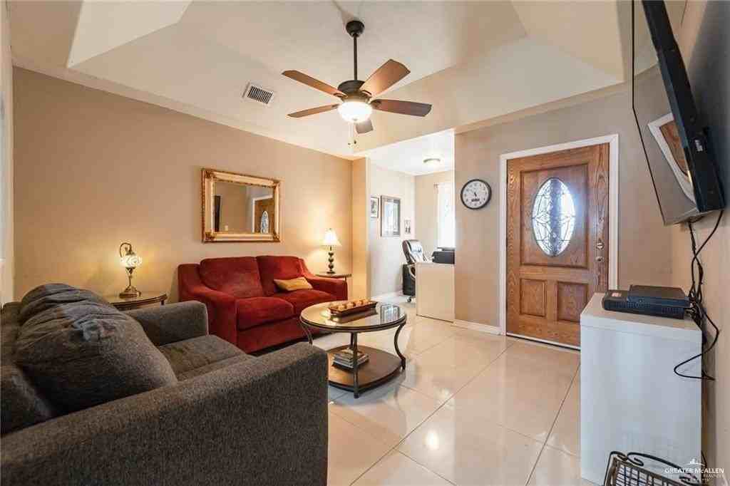 1701 E Campeche Ave - Photo 5 of 38