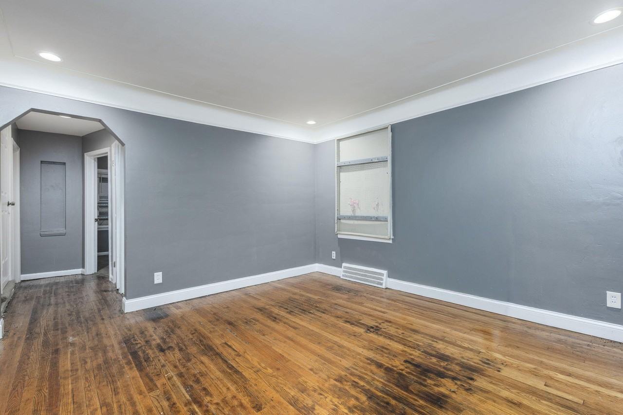 13881 Carlisle St - Photo 3 of 25