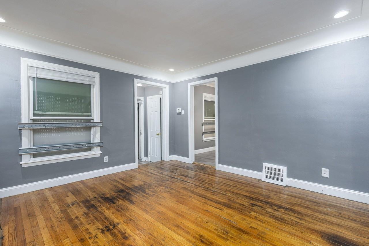 13881 Carlisle St - Photo 5 of 25