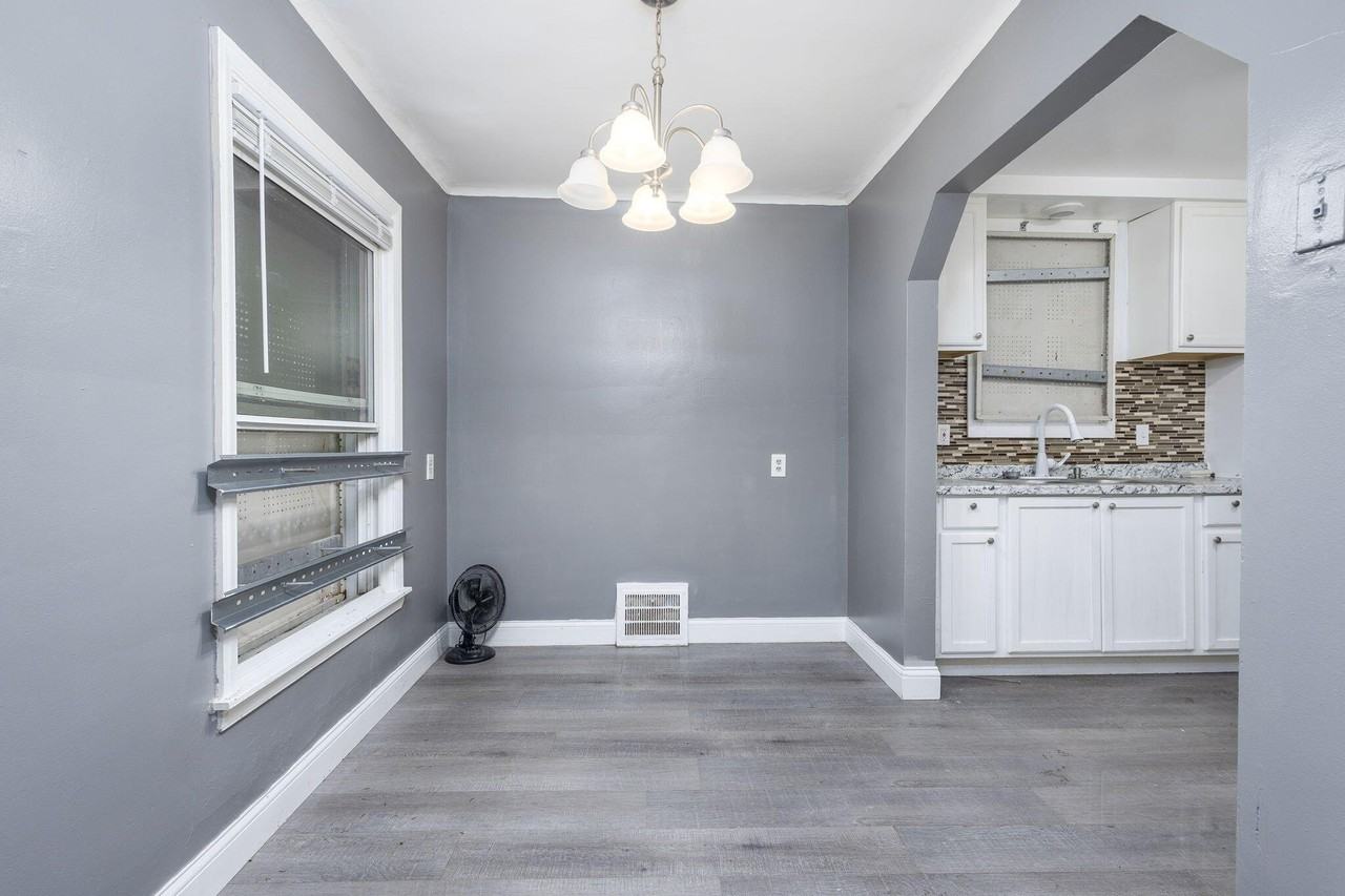 13881 Carlisle St - Photo 7 of 25