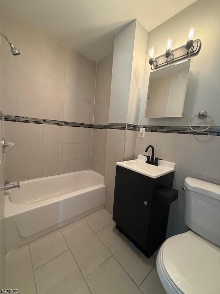 239 Lincoln Ave #1 - Photo 4 of 7