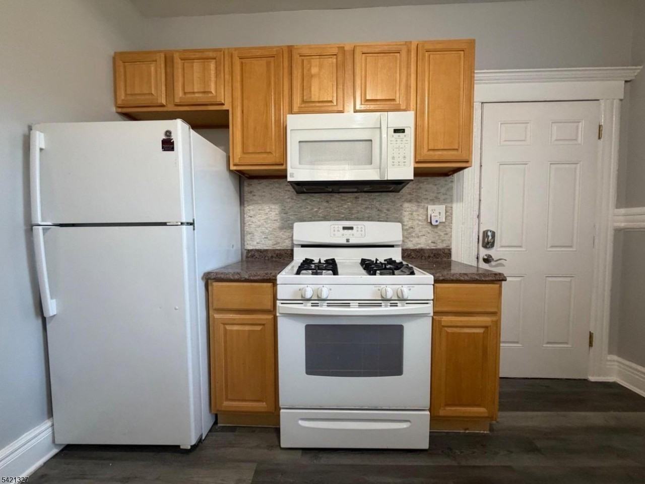 239 Lincoln Ave #1 - Photo 5 of 7