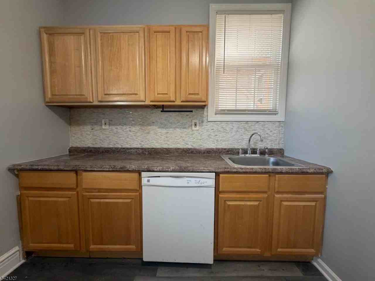239 Lincoln Ave #1 - Photo 6 of 7