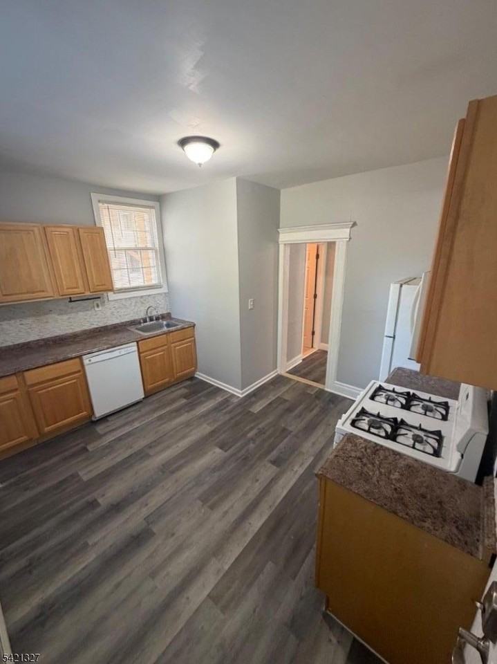 239 Lincoln Ave #1 - Photo 7 of 7