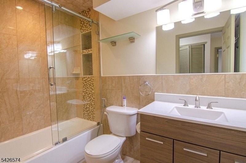 3027 King Ct - Photo 5 of 22