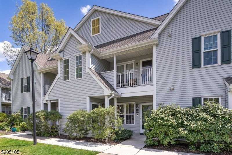 5803 Tudor Dr - Photo 3 of 37