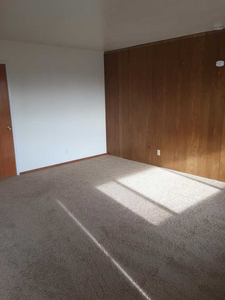 340 Highland - Photo 3 of 9