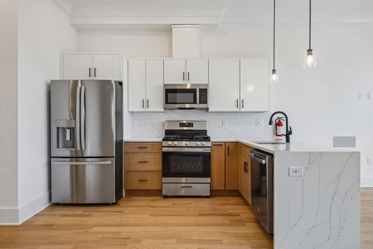 169 Bowers St #2 - Photo 3 of 43