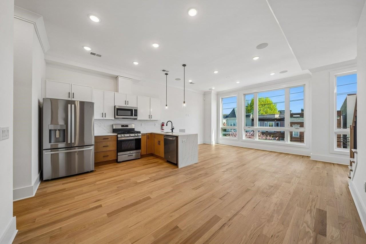 169 Bowers St #2 - Photo 5 of 43