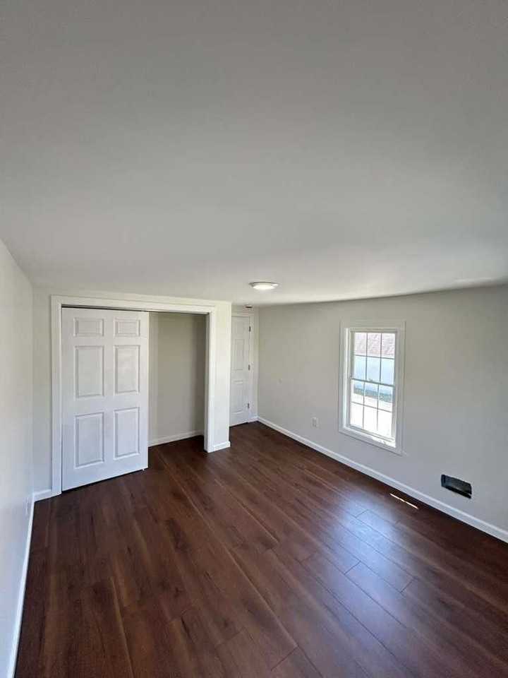 8 Hampton St #B - Photo 4 of 7