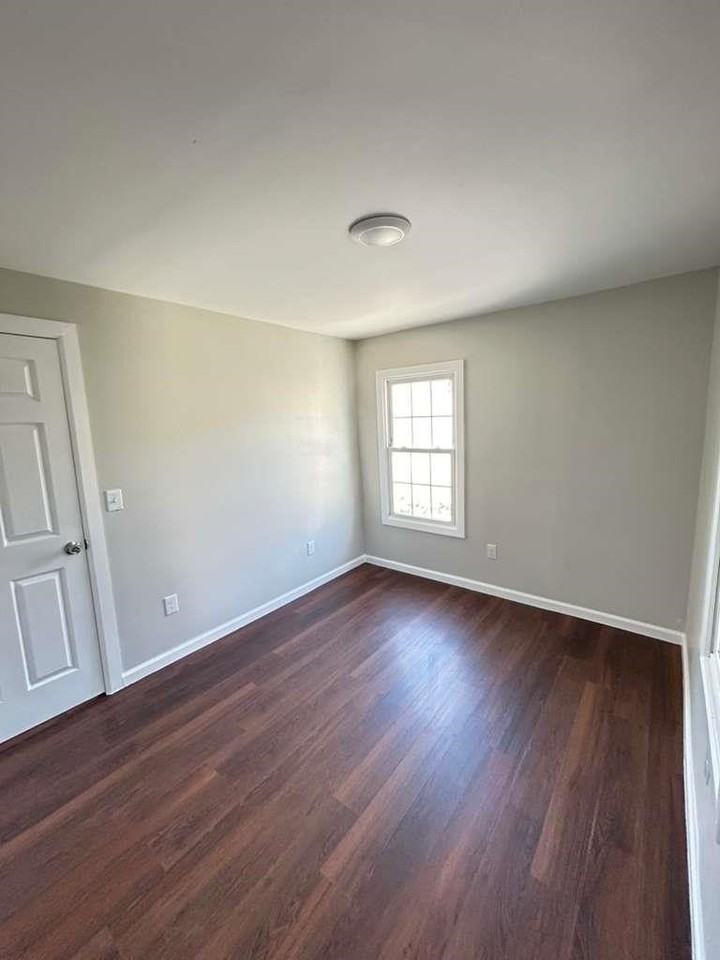 8 Hampton St #B - Photo 5 of 7